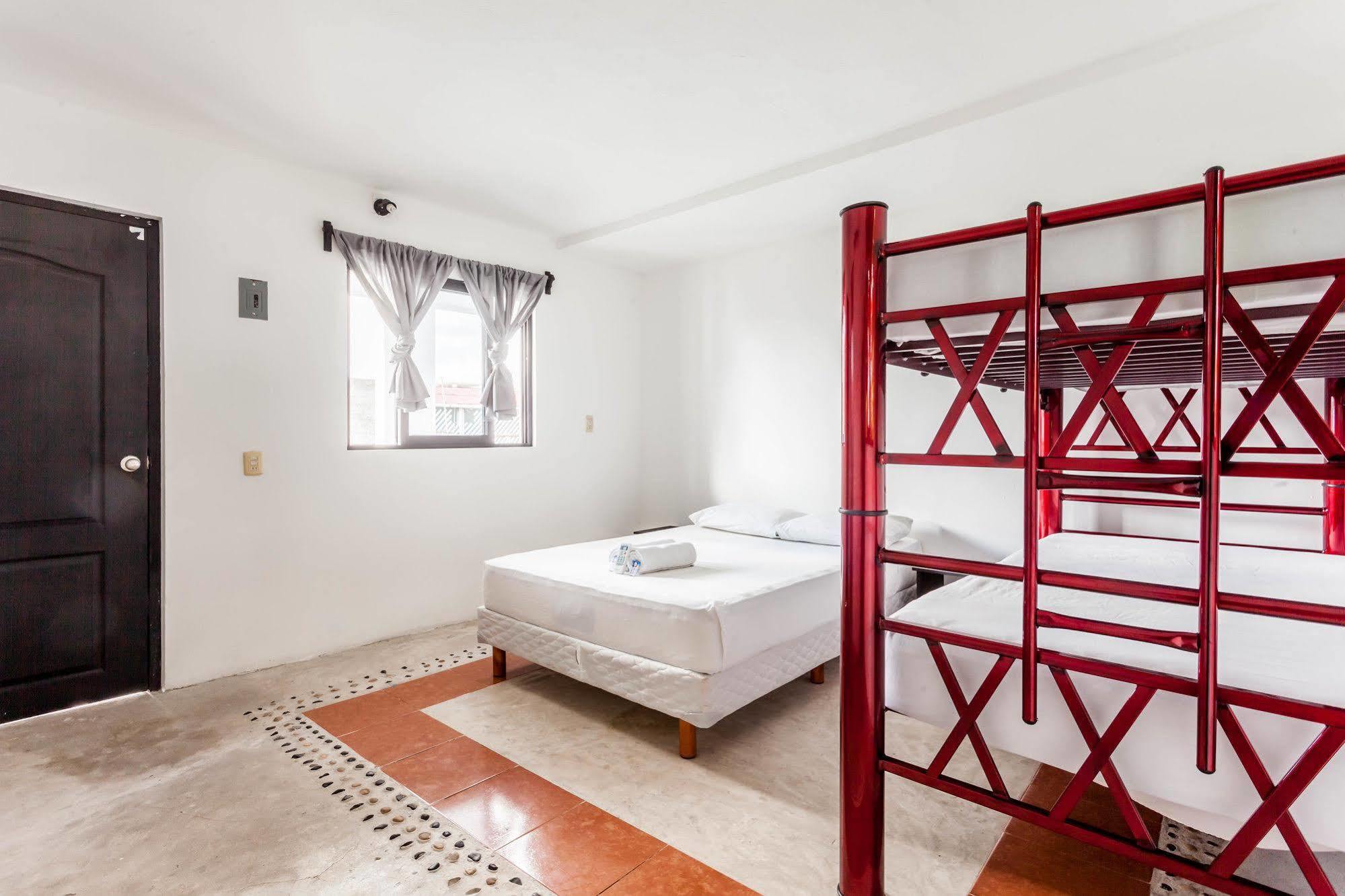 Hostel Babel ตูลุม ภายนอก รูปภาพ