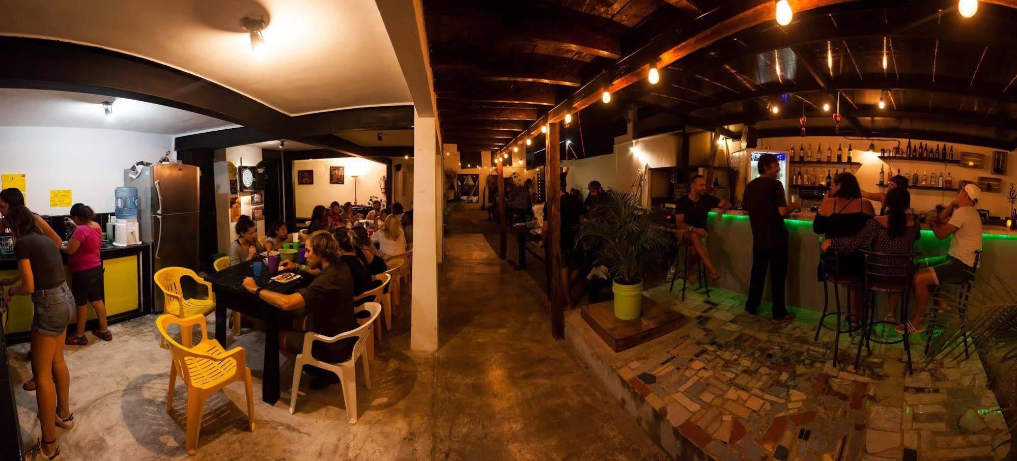 Hostel Babel ตูลุม ภายนอก รูปภาพ